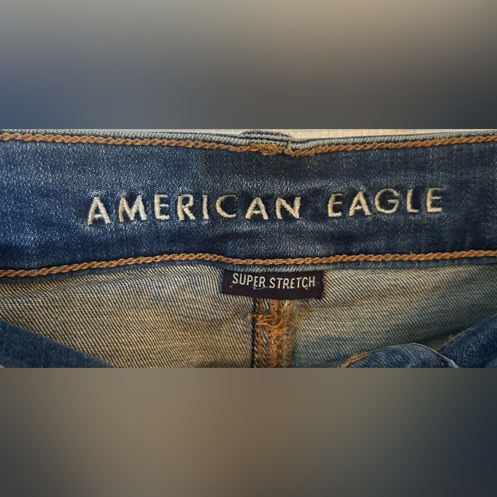 American Eagle Super Stretch Button- Fly Distressed Shorts- Size 8 - Picture 3 of 4